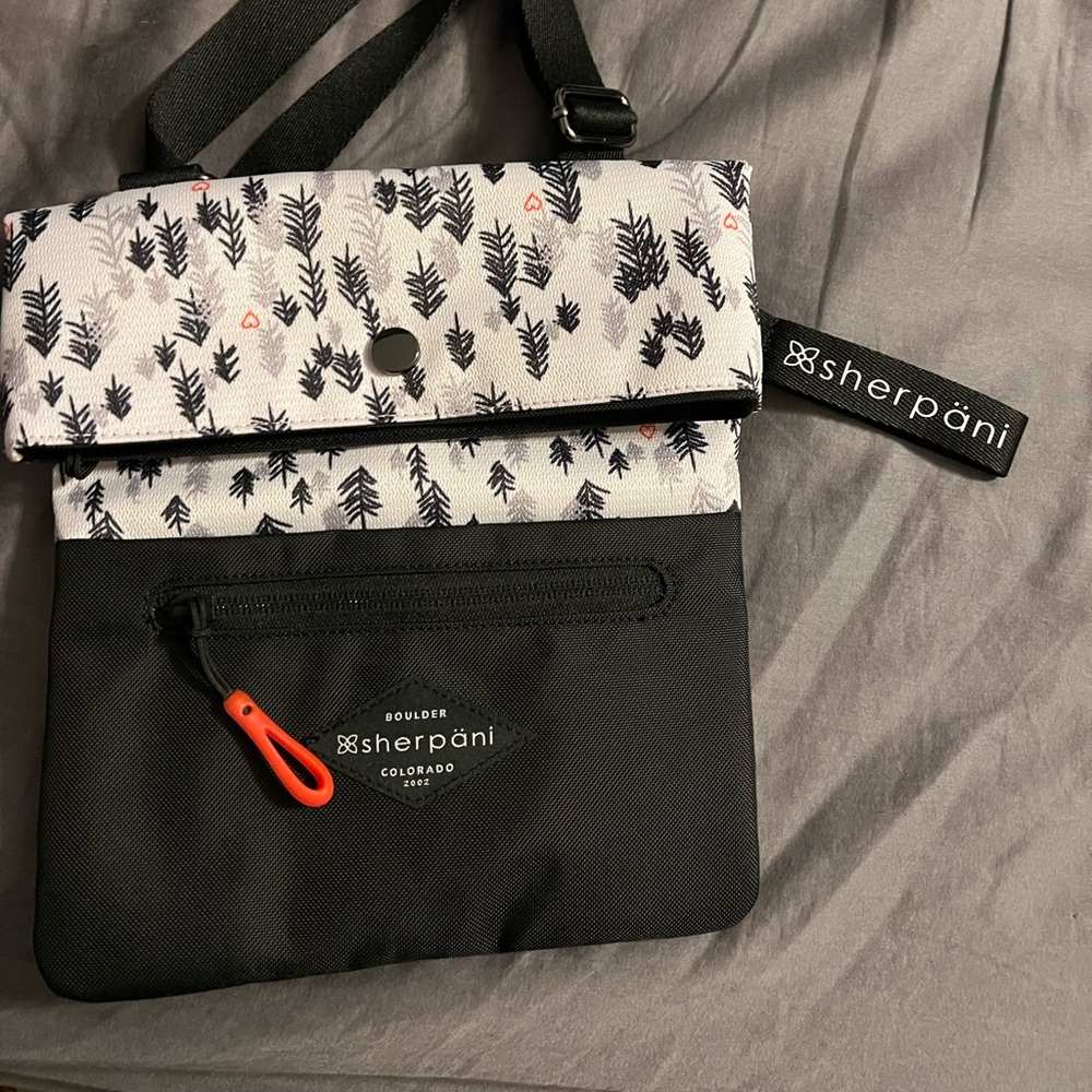 Sherpani bag pica